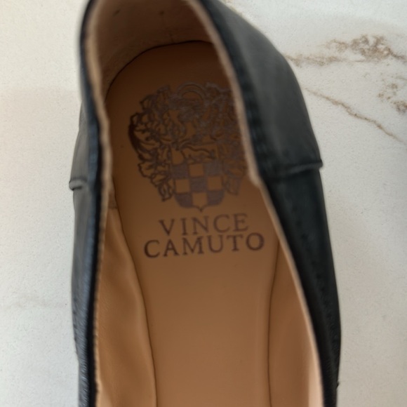 Women’s Leather Black Flats Vince Camuto Size 9 preowned - Picture 2 of 6